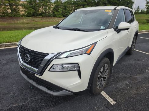 Used 2023 Nissan Rogue SV AWD/4WD image 9