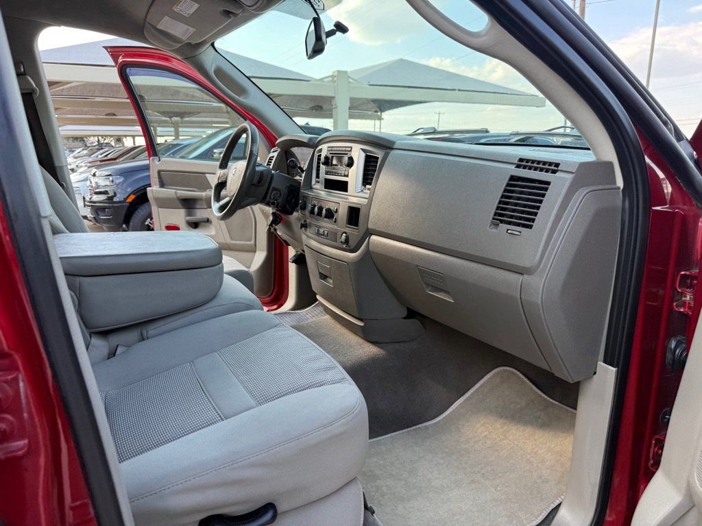 Used 2009 Dodge Ram 2500 Truck SLT w/ Popular Equipment Group AWD/4WD image 17
