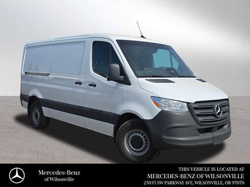 Used 2025 Mercedes-Benz Sprinter 2500 image 1