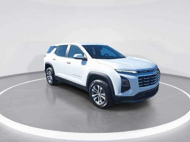 Used 2025 Chevrolet Equinox LT FWD image 2