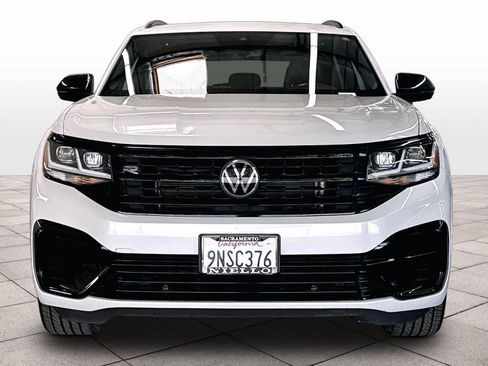 Used 2023 Volkswagen Atlas Cross Sport SEL R-Line AWD/4WD image 2