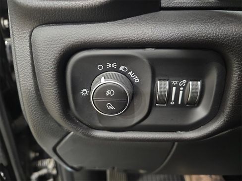 Used 2023 RAM 3500 Laramie image 27