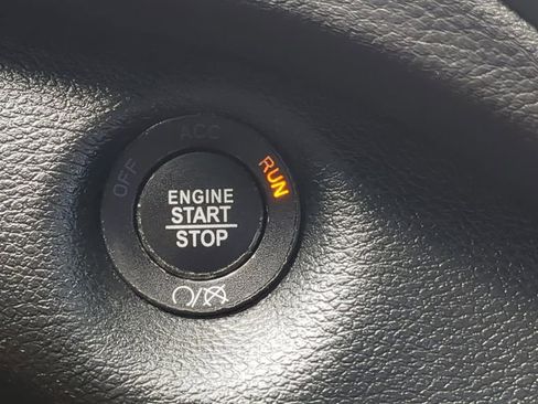 Used 2022 Jeep Cherokee Trailhawk w/ Technology Group B image 23