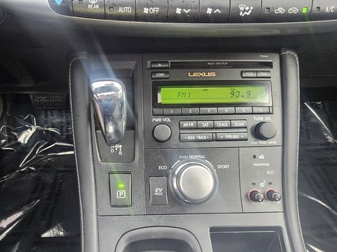 Used 2012 Lexus CT 200h image 25
