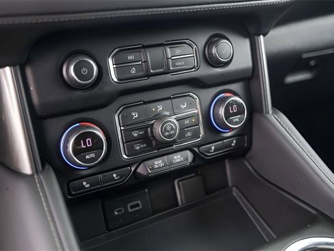 Used 2022 Chevrolet Tahoe LT w/ Luxury Package image 20