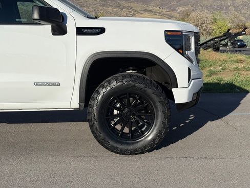 Used 2022 GMC Sierra 1500 Elevation AWD/4WD image 3