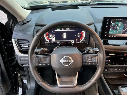 Certified 2025 Nissan Rogue SL w/ Tech Package image 14