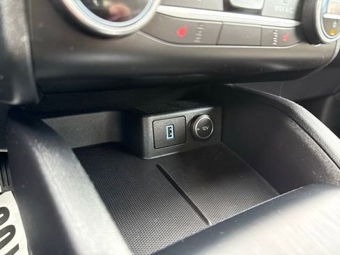 Used 2020 Ford Escape SE image 33