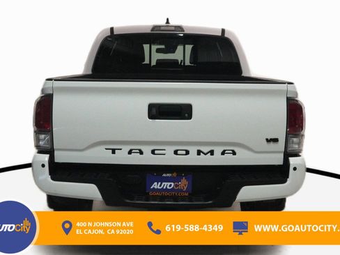 Used 2022 Toyota Tacoma TRD Sport image 12