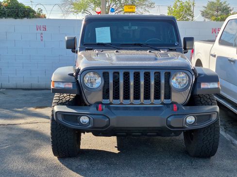 Used 2022 Jeep Gladiator Rubicon w/ Cold Weather Group AWD/4WD image 2