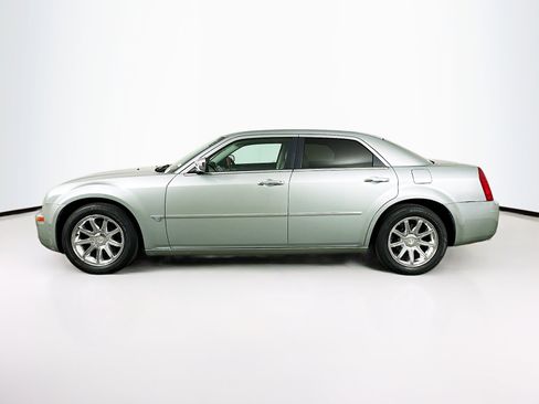 Used 2005 Chrysler 300 C w/ Navigation & Sound Group II RWD image 4