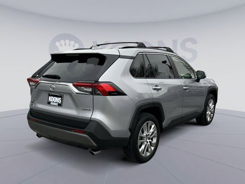 Used 2019 Toyota RAV4 Limited image 7