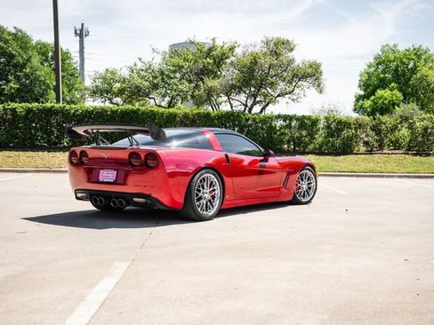 Used 2008 Chevrolet Corvette Coupe w/ Preferred Equipment Group RWD image 23