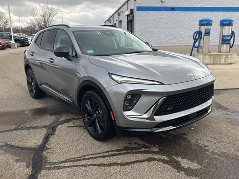 Used 2025 Buick Envision Sport Touring image 9