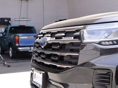 Used 2025 Ford Explorer Active RWD image 9