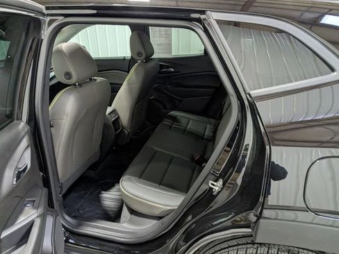 Used 2025 Chevrolet Trax ACTIV w/ Sunroof Package image 10