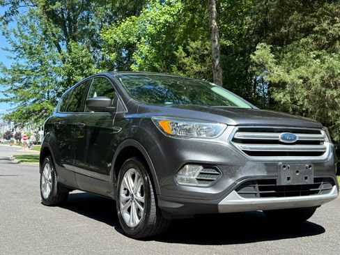 Used 2017 Ford Escape SE AWD/4WD image 3