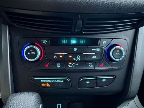 Used 2019 Ford Escape SE image 26