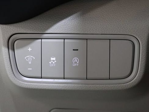 Used 2025 Kia Soul LX w/ LX Technology Package FWD image 20