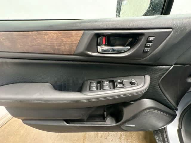 Used 2016 Subaru Outback 2.5i Limited AWD/4WD image 17