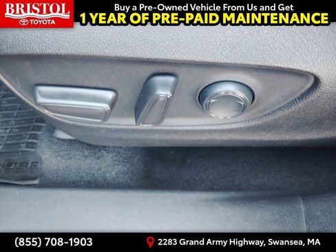 Used 2022 Toyota Highlander XLE AWD/4WD image 23