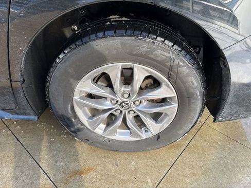 Used 2024 Toyota Sienna XLE image 11