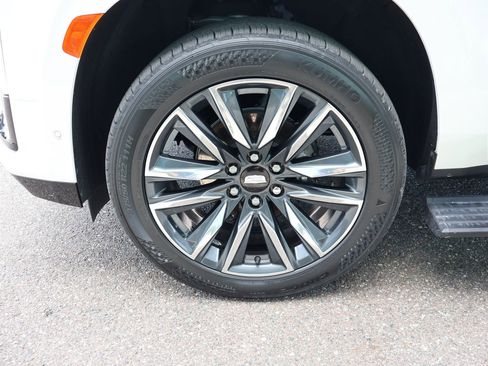Used 2023 Cadillac Escalade ESV Sport Platinum w/ Heavy-Duty Trailer Package AWD/4WD image 9