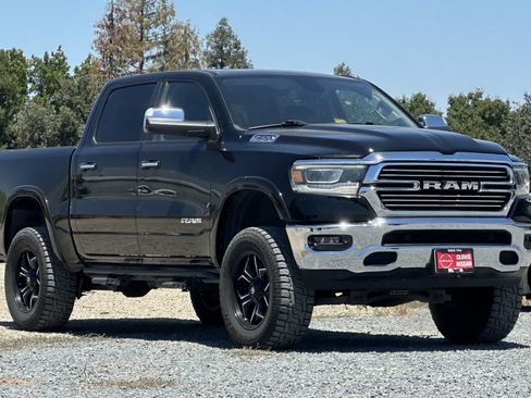 Used 2019 RAM 1500 Laramie AWD/4WD image 10