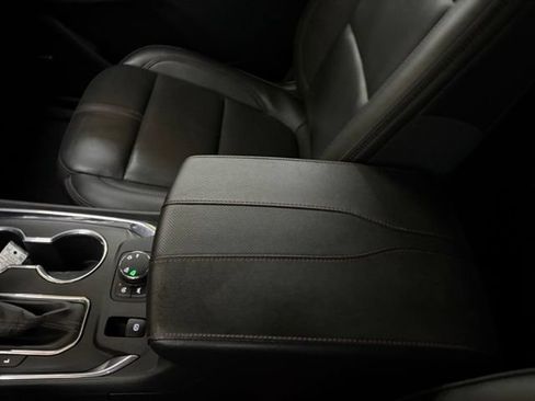Used 2023 Chevrolet Traverse RS AWD/4WD image 87