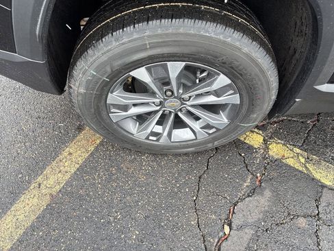 New 2026 Chevrolet Equinox LT w/ Convenience Package II image 10