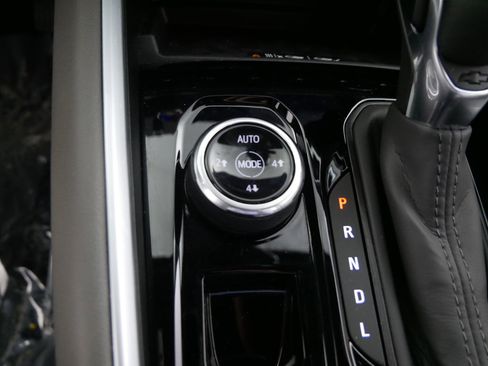 Used 2025 Chevrolet Colorado ZR2 w/ Technology Package image 30