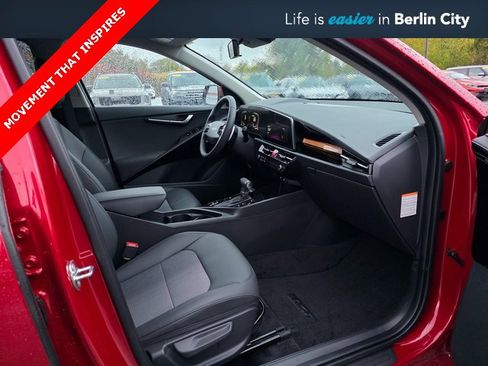 New 2025 Kia Niro EX image 10