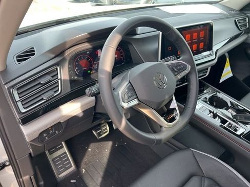 New 2026 Volkswagen Atlas Peak Edition image 13