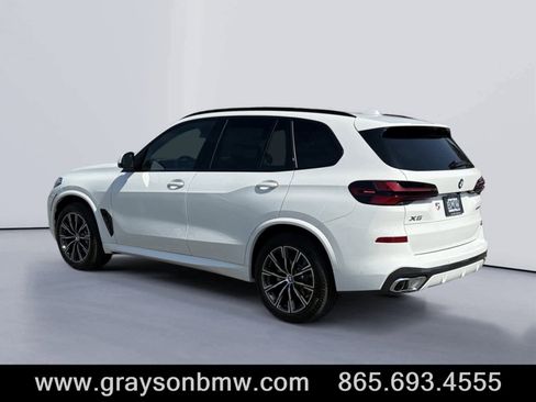 Used 2026 BMW X5 xDrive40i w/ M Sport Package image 5