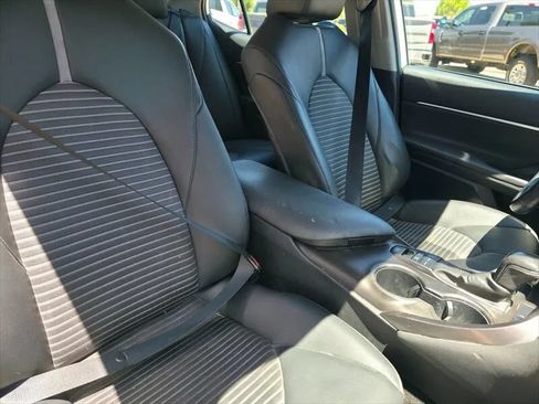 Used 2022 Toyota Camry SE w/ Convenience Package FWD image 20