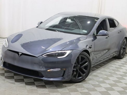 Used 2023 Tesla Model S Standard Range image 5
