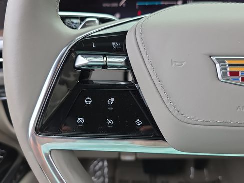 Used 2026 Cadillac Escalade Platinum Sport AWD/4WD image 21