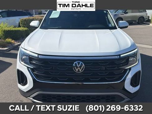 Used 2024 Volkswagen Atlas Cross Sport SE w/ Panoramic Sunroof Package AWD/4WD image 4
