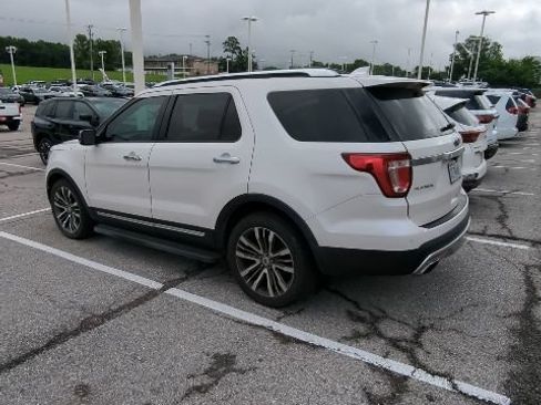 Used 2016 Ford Explorer Platinum AWD/4WD image 7