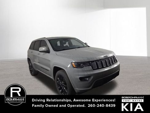 Used 2022 Jeep Grand Cherokee Laredo X image 5