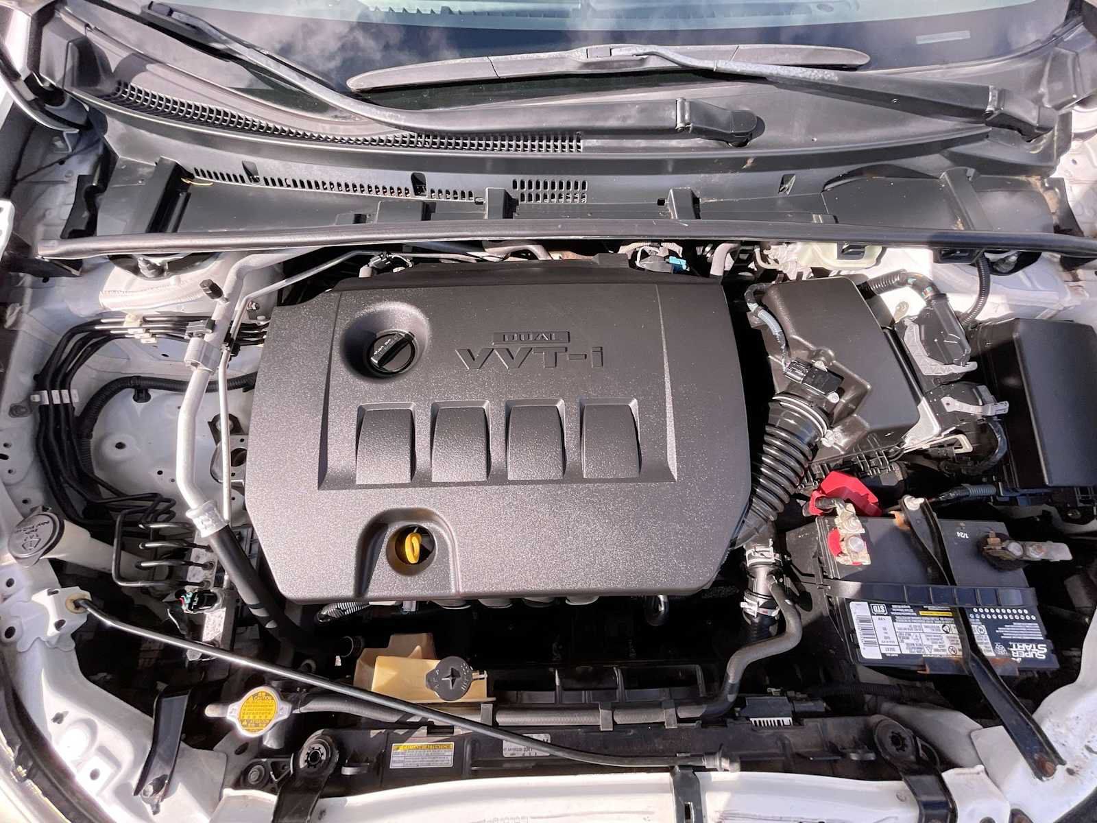 Used 2015 Toyota Corolla LE FWD image 18