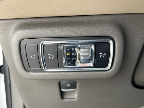 Used 2024 Lincoln Nautilus Premier w/ Equipment Group 102A image 21