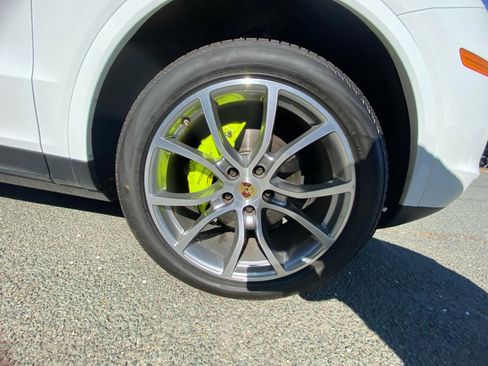 Used 2019 Porsche Cayenne E-Hybrid image 25