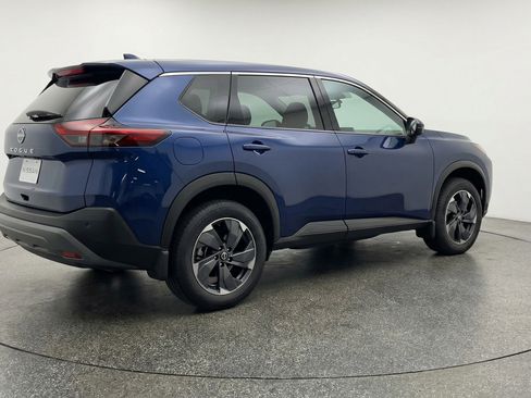 Used 2025 Nissan Rogue SV image 9