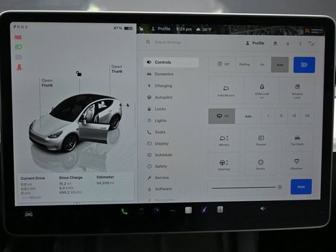 Used 2022 Tesla Model Y Long Range image 24