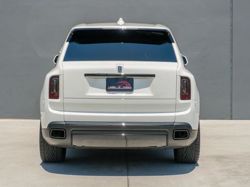 Used 2023 Rolls-Royce Cullinan Black Badge w/ Dark Exterior Package AWD/4WD image 8
