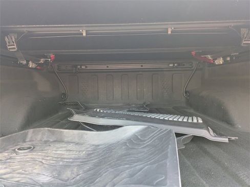 Used 2024 Jeep Gladiator Rubicon w/ Technology Group image 12