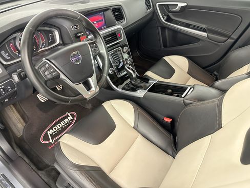 Used 2018 Volvo S60 T5 Cross Country Platinum AWD/4WD image 19