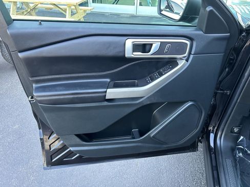 Used 2023 Ford Explorer XLT RWD image 11