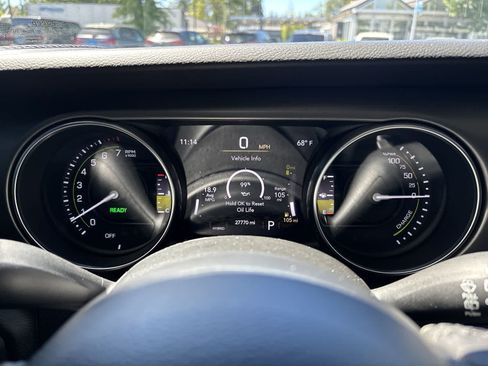 Certified 2023 Jeep Wrangler Unlimited AWD/4WD image 13